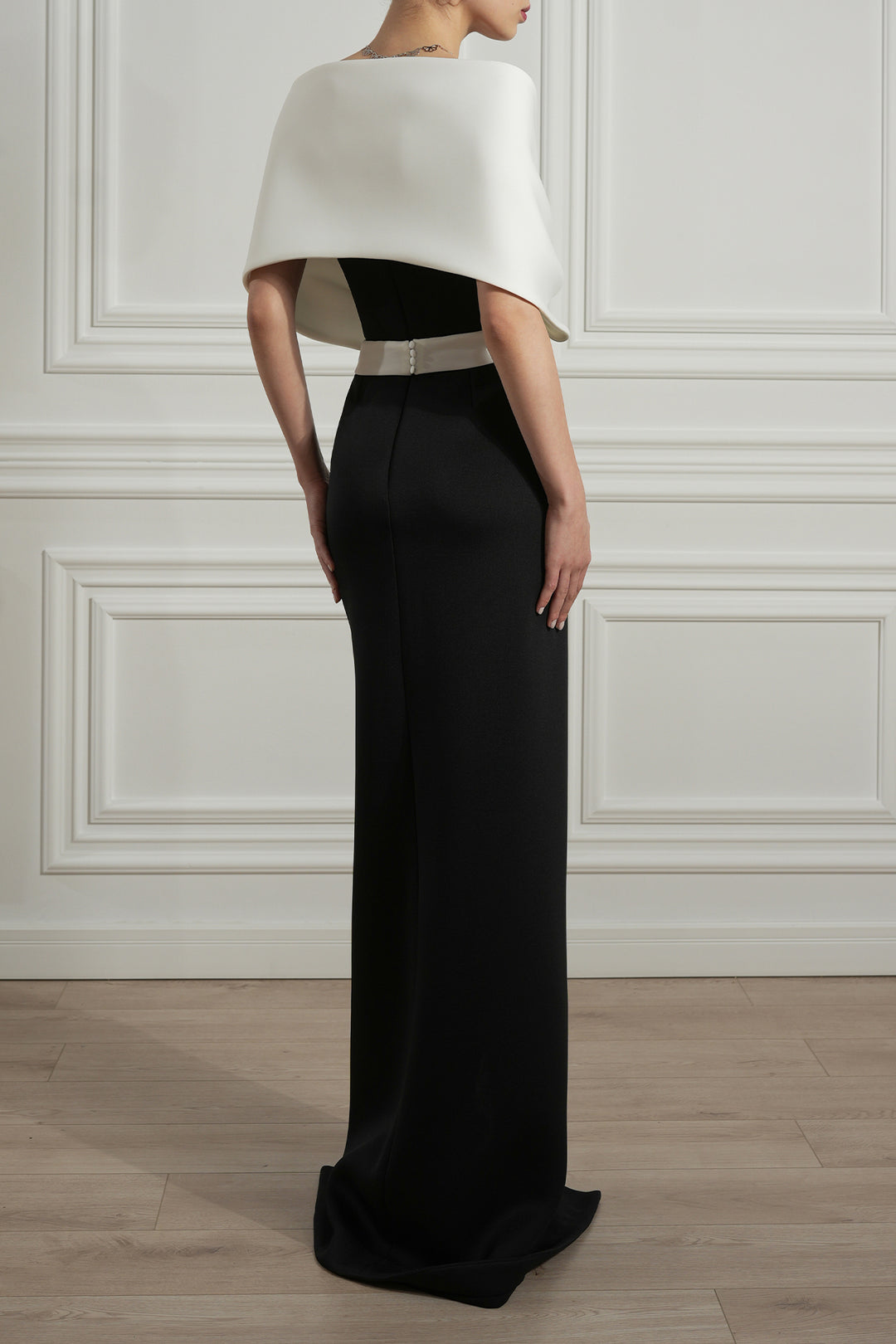 Khalesi Maxi Detachable Cape In White